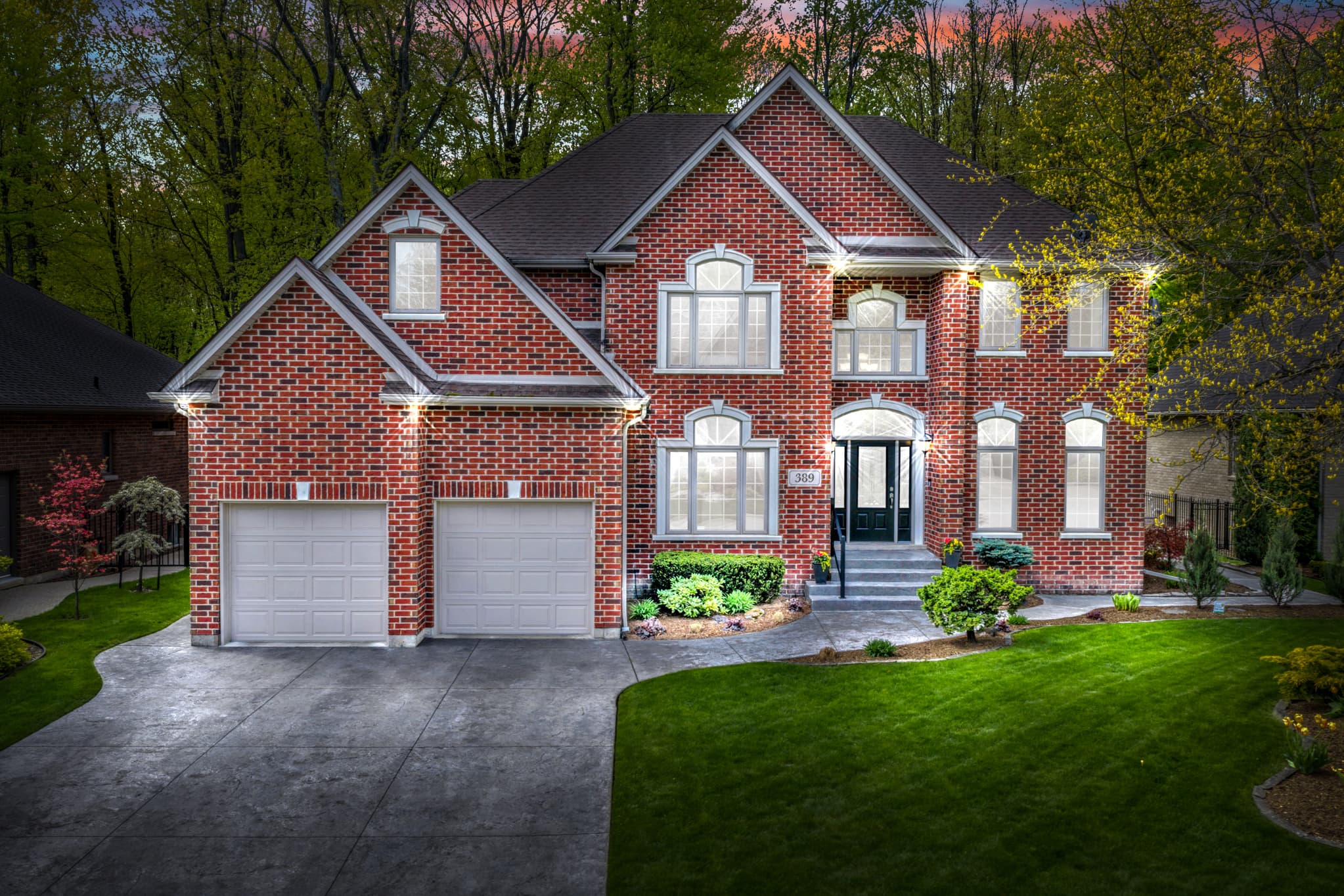 Custom All-Brick 2-Storey in Russell Woods — 4 Bed, 4.1 Bath, 3,164 Sq Ft on a Treed Cul-De-Sac